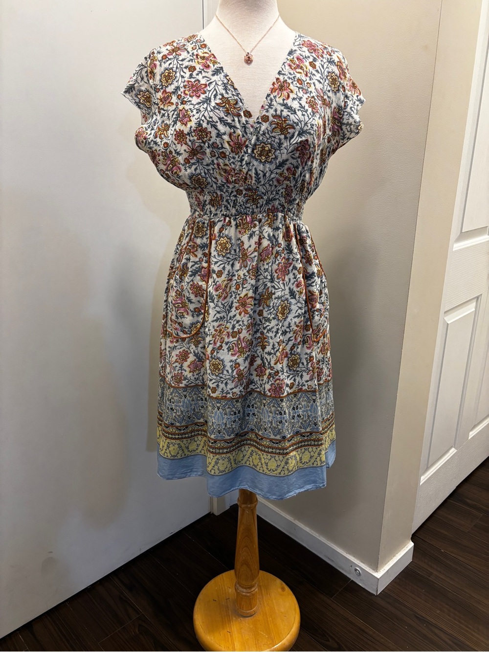 Boho Floral V-Neck Midi Dress in White and Blue